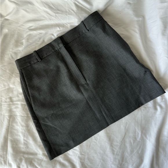Aritzia mini skirt - Picture 1 of 2